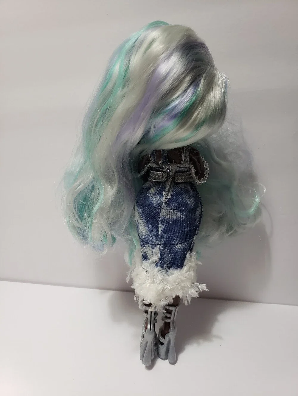 LOL SURPRISE O.M.G Fashion Show Style Edition Lady Braids Fashion Doll